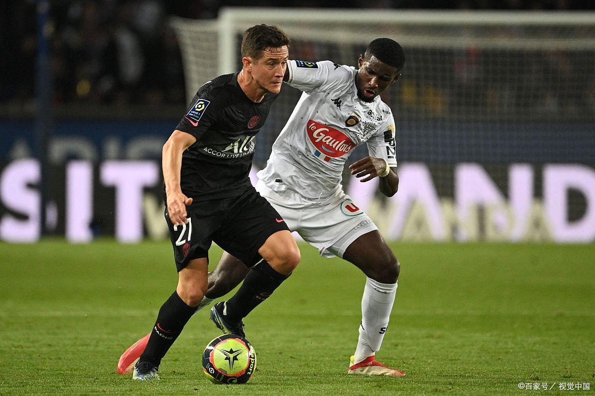 包含巴黎圣日耳曼防守稳固,保持不败战绩的词条 包含巴黎圣日耳曼防守稳固,保持不败战绩的词条