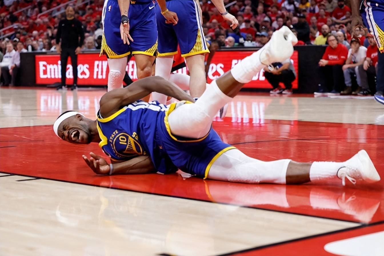 美国更衣室内部消息曝光!库里现身支持勇士队友的简单介绍 美国更衣室内部消息曝光!库里现身支持勇士队友的简单介绍