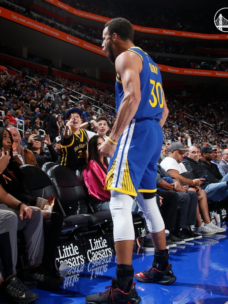 步行者主场力克黄蜂,特纳表现抢眼(27分血洗!步行者淘汰黄蜂 将争东部第8) 步行者主场力克黄蜂,特纳表现抢眼(27分血洗!步行者淘汰黄蜂 将争东部第8)