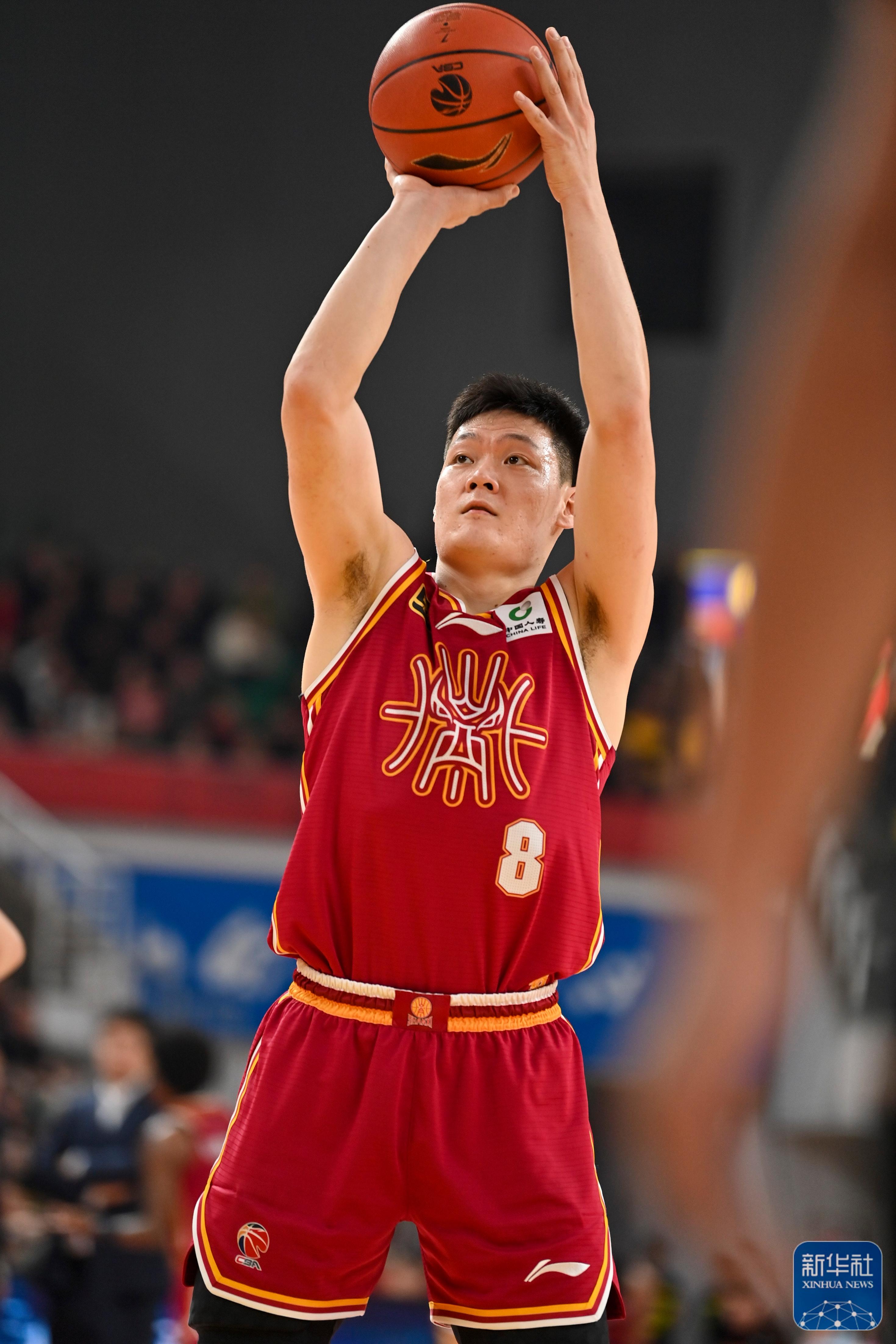 山东队客场力克福建男篮,豪取三连胜 山东队客场力克福建男篮,豪取三连胜