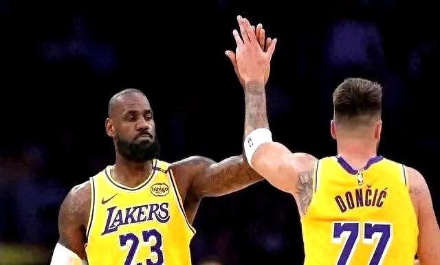 爱游戏体育平台-包含湖人vs快船：城市德比，对决即将上演的词条