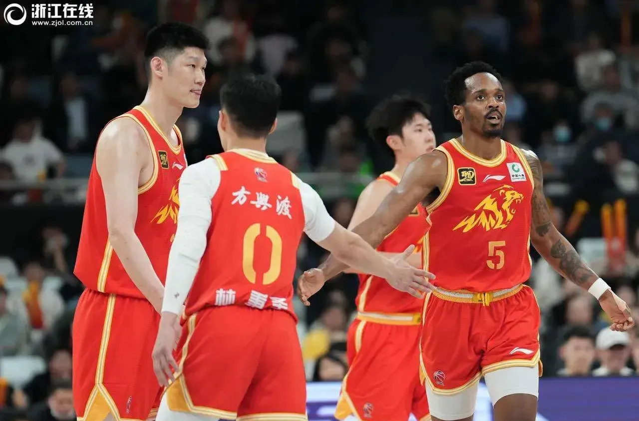 爱游戏官方登录入口-关于赛场上的热火对决火花四射引人入胜的信息