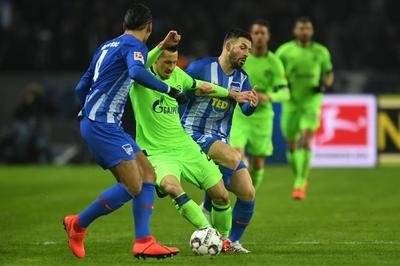 沙尔克战平柏林赫塔,保持不败纪录延续 沙尔克战平柏林赫塔,保持不败纪录延续