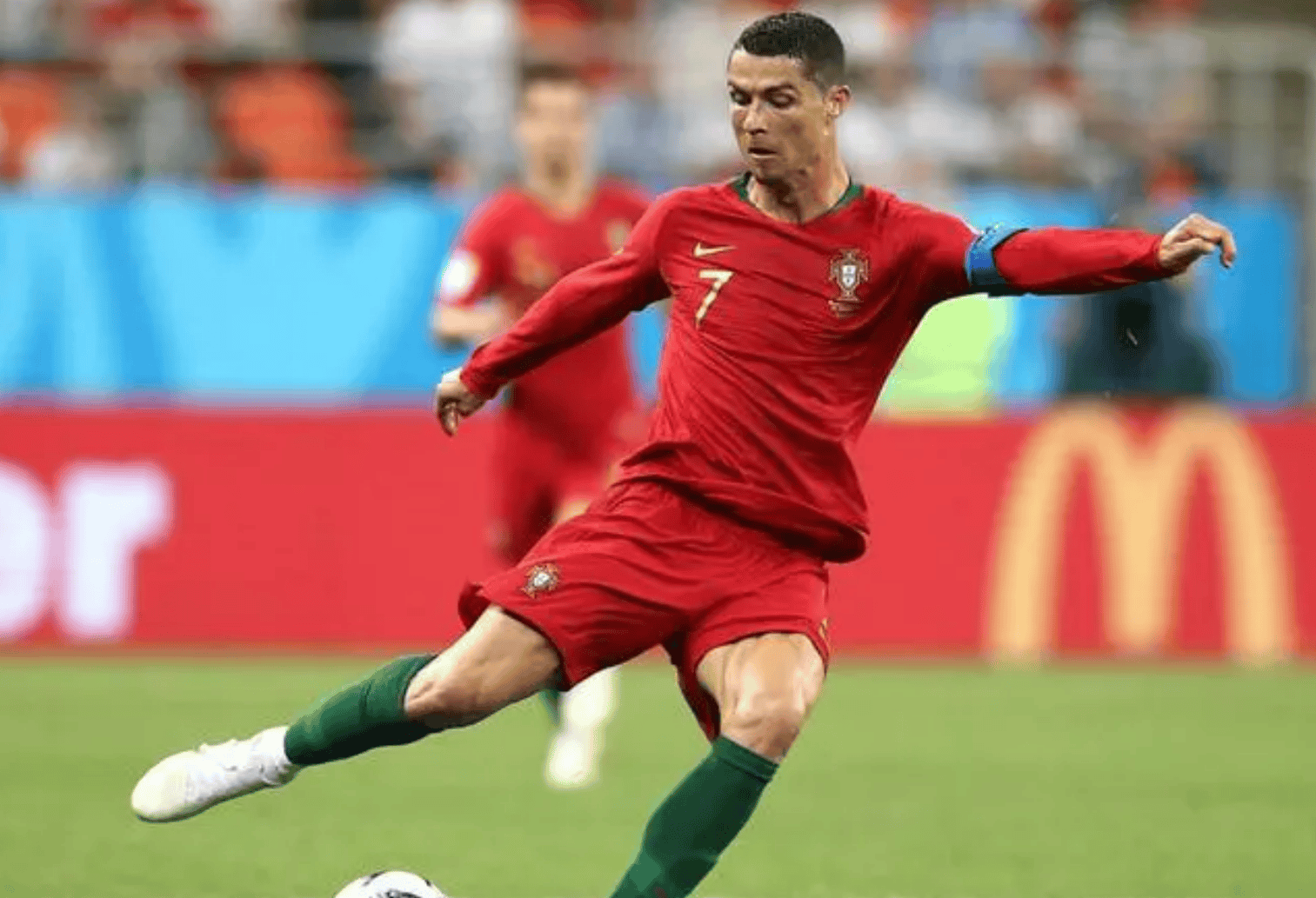 爱游戏网页版入口-葡萄牙神射：罗纳尔多破门，皇家马德里胜归