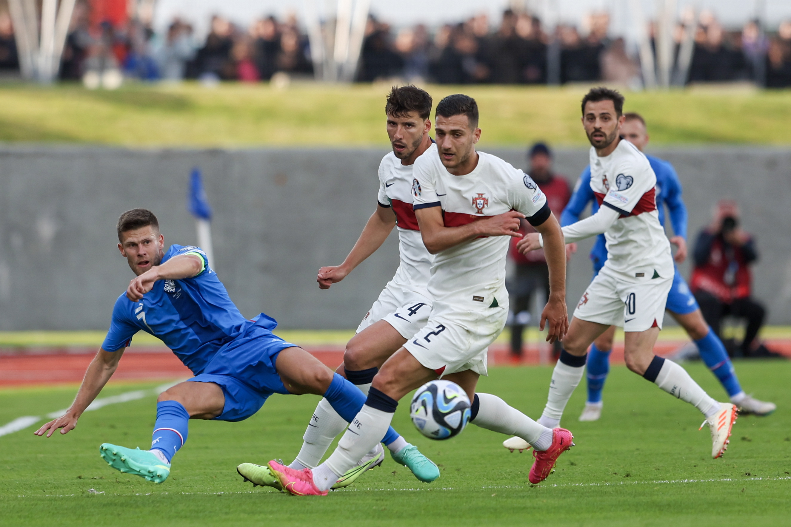 包含欧预赛欧锦赛资格赛场面激烈绵延的词条 包含欧预赛欧锦赛资格赛场面激烈绵延的词条