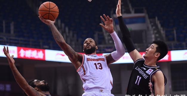 战术调整帮助球队赢得了关键性胜利