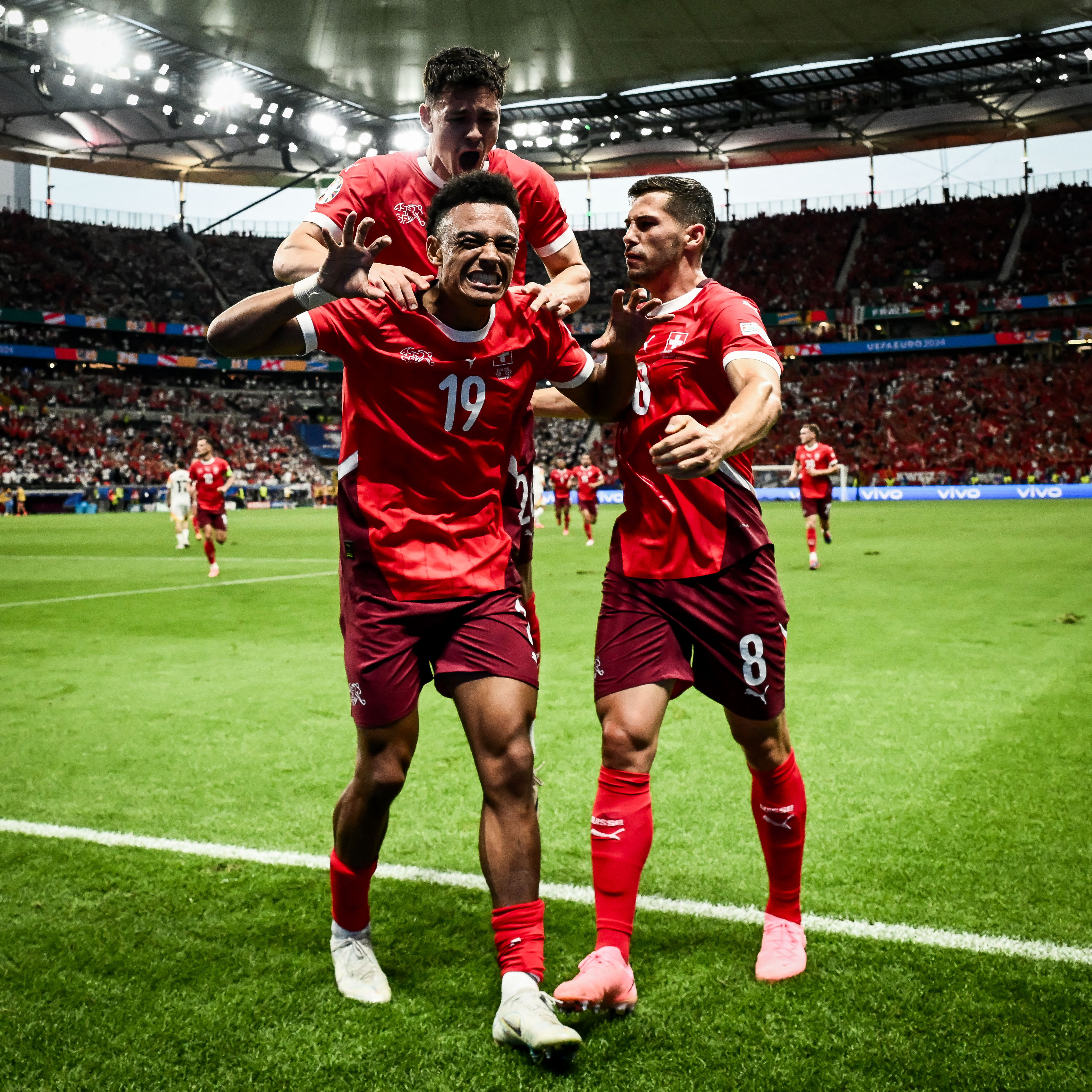 瑞士主场告捷,欧洲杯预选赛登顶 瑞士主场告捷,欧洲杯预选赛登顶