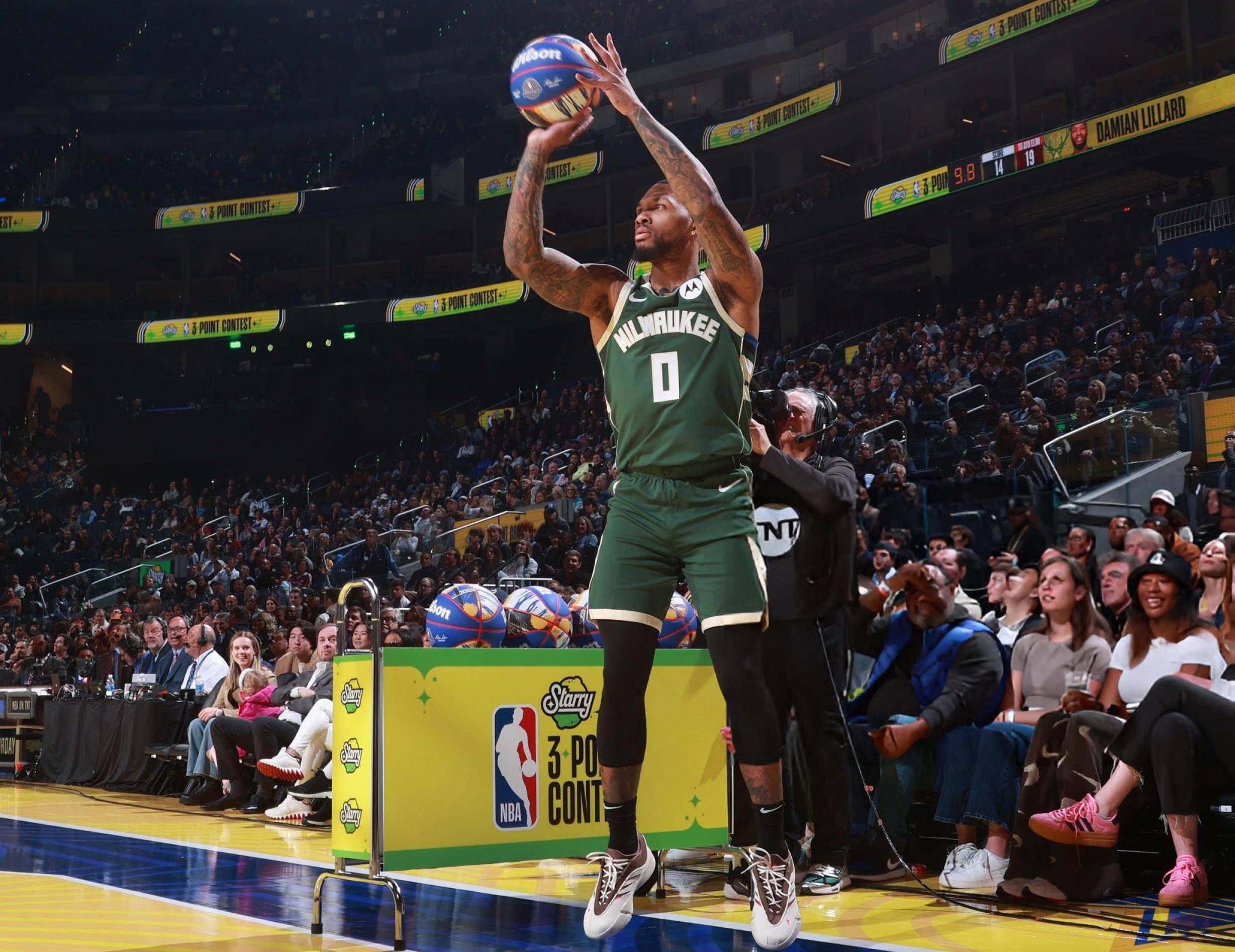 比利时篮球联赛球员参加全明星技能赛 比利时篮球联赛球员参加全明星技能赛