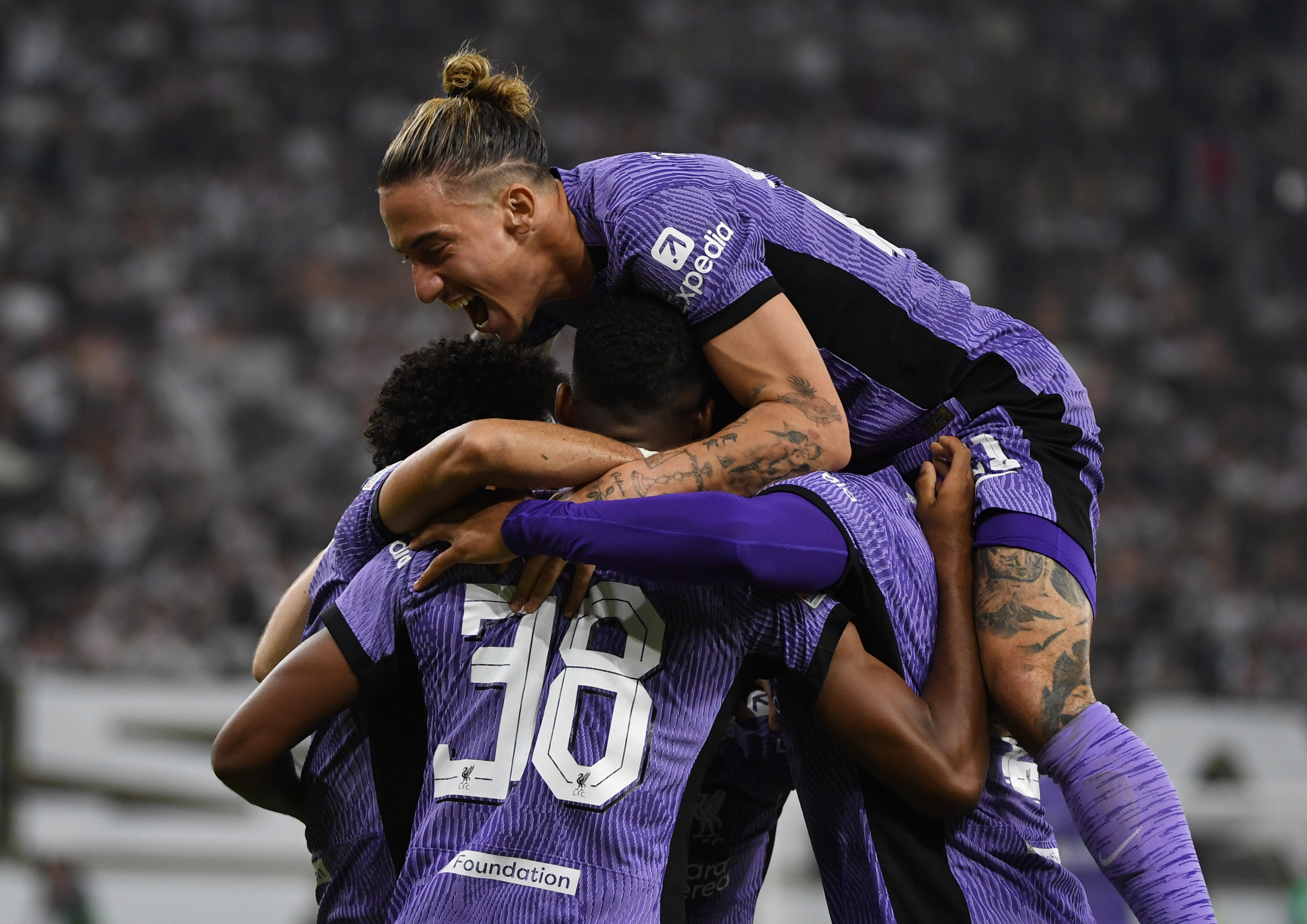 爱游戏网页版-利物浦主场取胜切尔西联赛榜首之争白热化的简单介绍