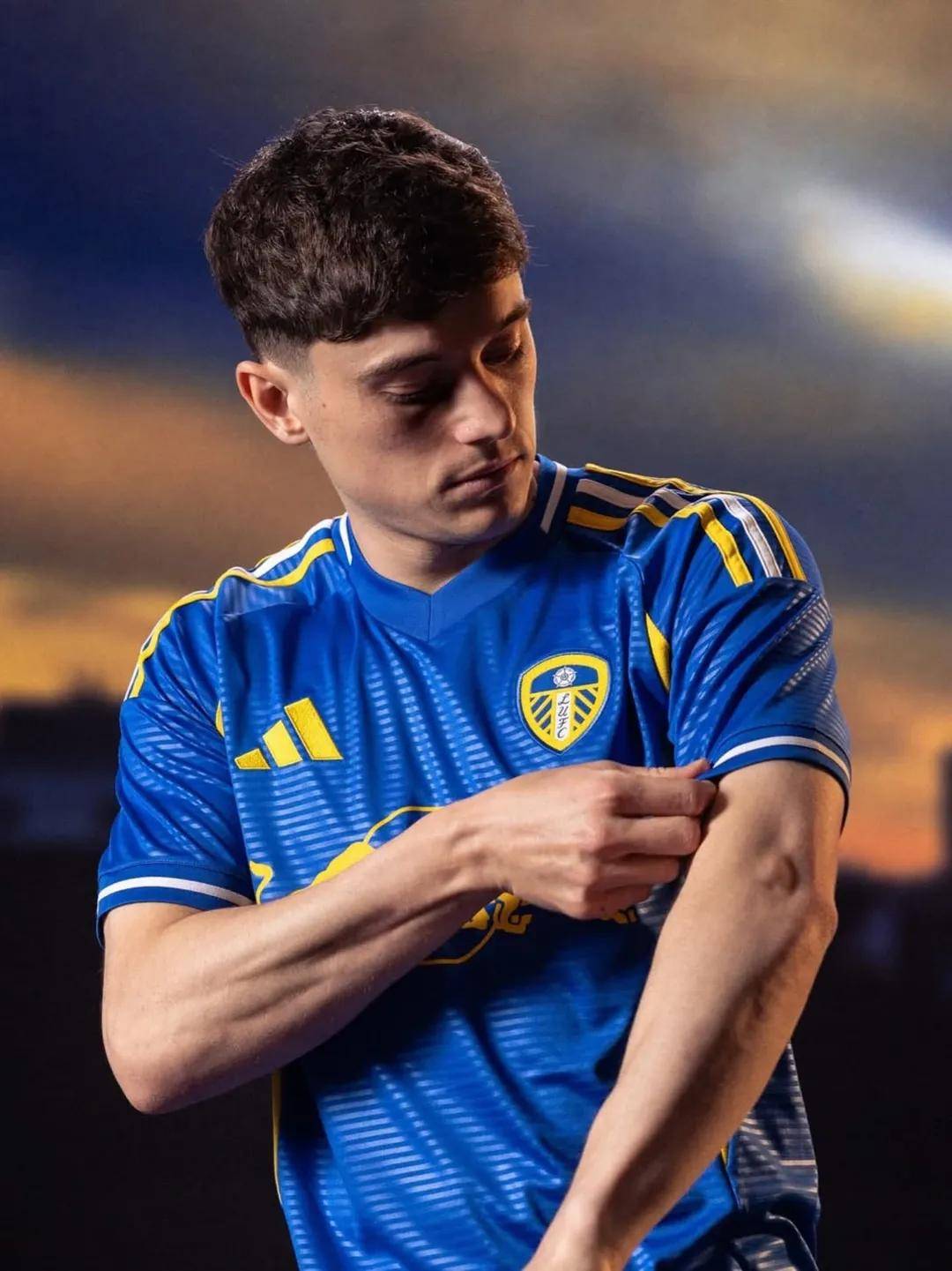 爱游戏体育网站-关于利兹联客场告捷，豪取三分重返争议的信息