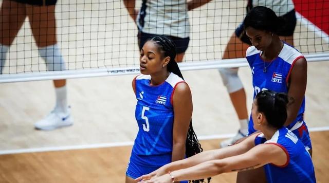 意大利女队表现出色，进入十六强！