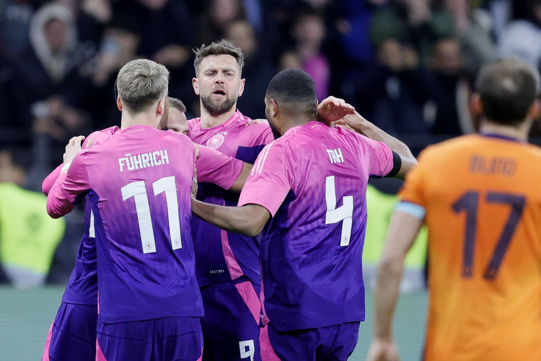 爱游戏app下载-德国队大胜，成功晋级欧洲足球赛四强