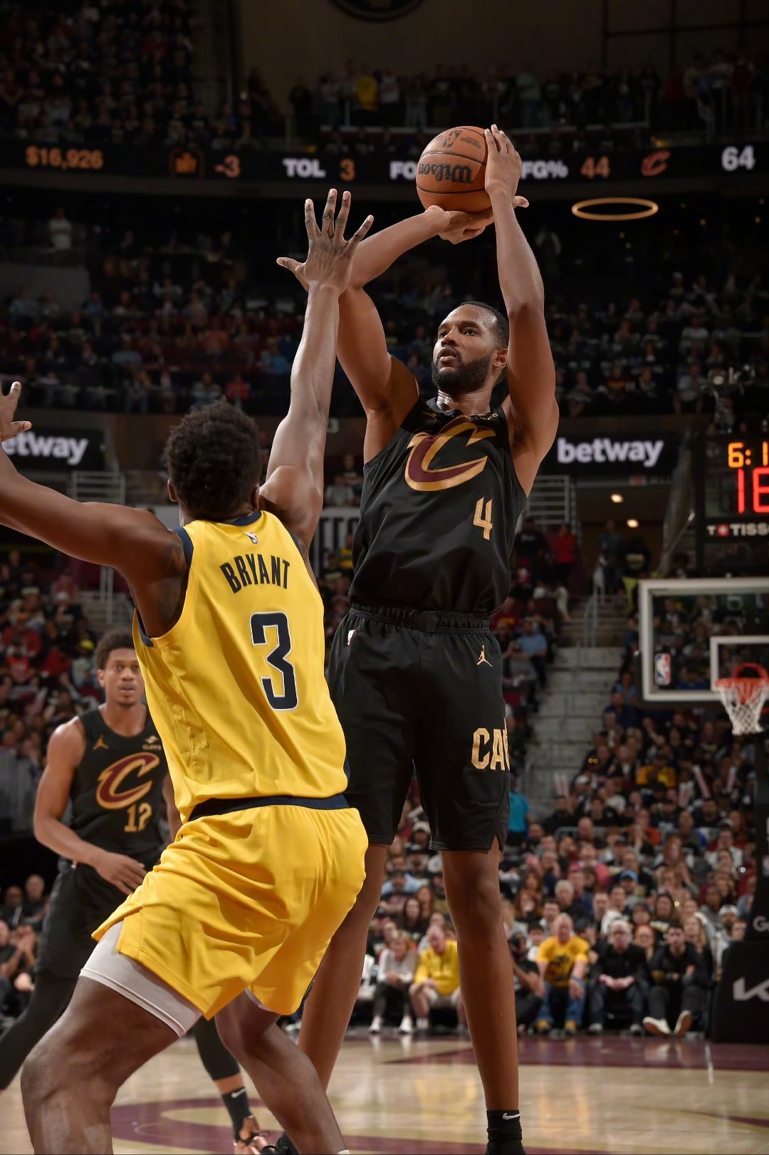 关于米切尔连得10分,爵士逆转击败太阳终结三连败的信息 关于米切尔连得10分,爵士逆转击败太阳终结三连败的信息